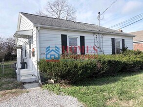 Building Photo - 2728 Stringtown Rd