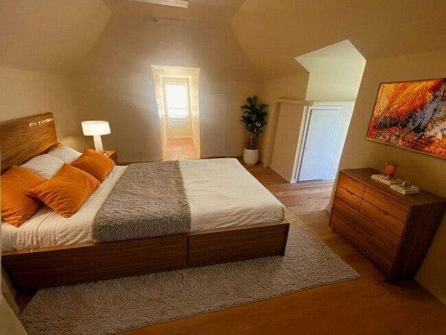 Photo - 7207 Grandview Ave Apartment