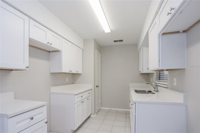 Foto del edificio - 834 Cinnamon Dr