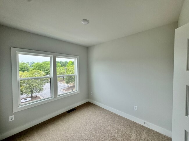 Building Photo - 10187 Blue Wing Ln