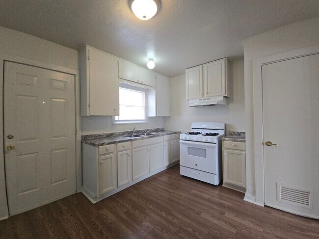 Foto del edificio - COMING SOON!