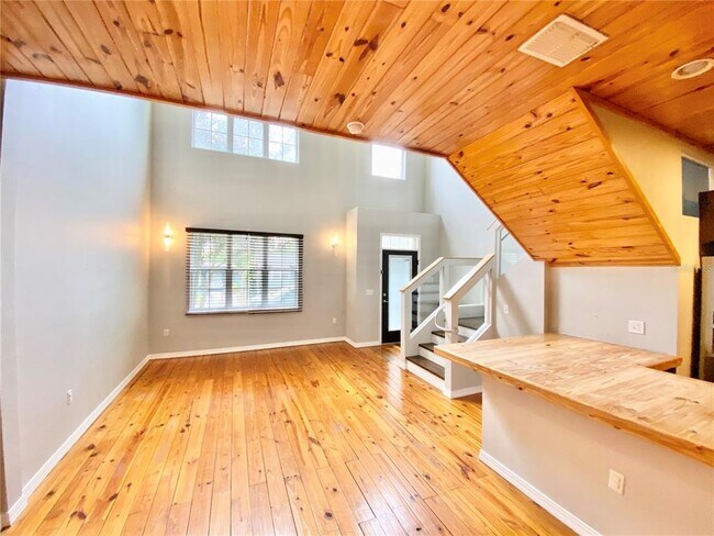 Building Photo - 123 E Muriel St