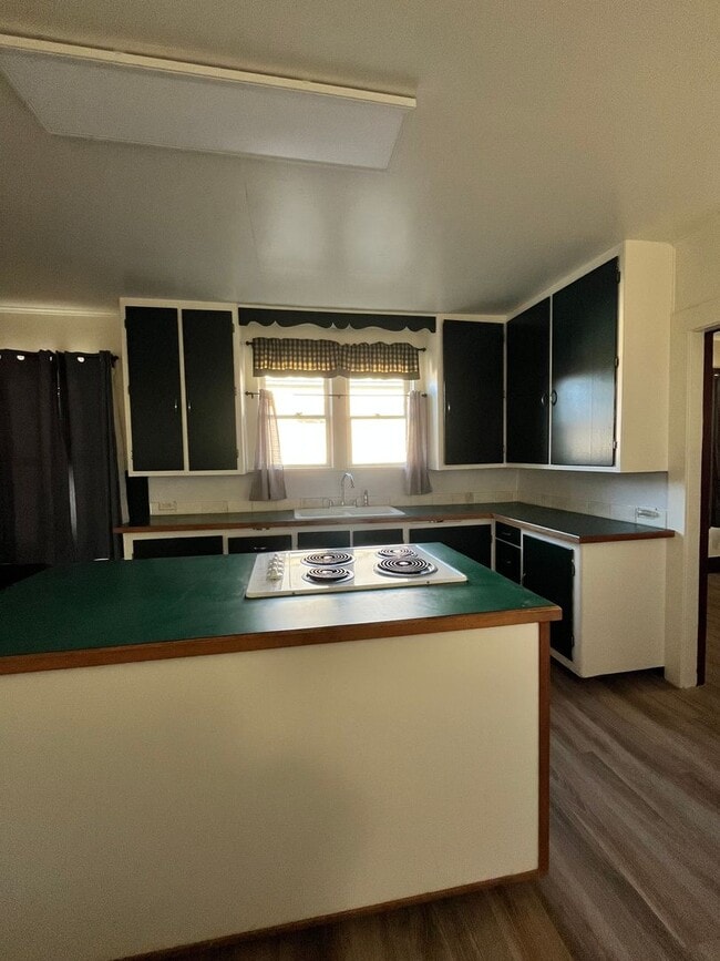 Building Photo - 2 bedroom, 1 bath house located in Mullan,...