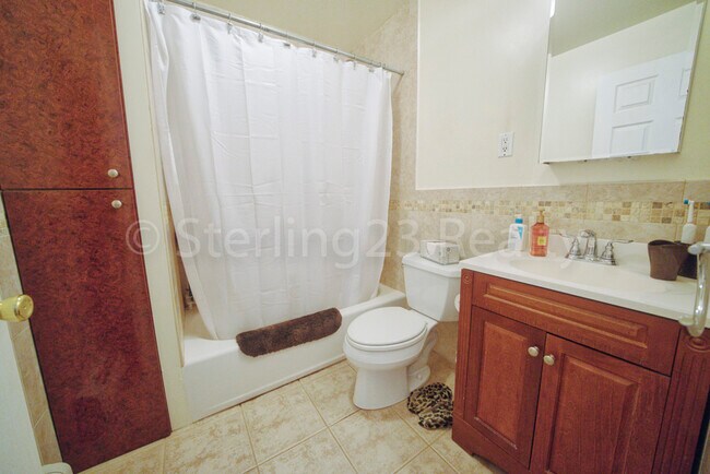 Building Photo - 2112 22nd Dr