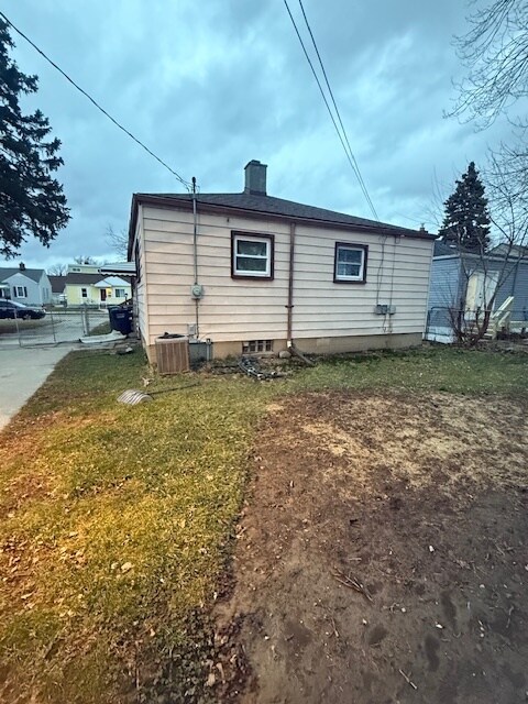 Building Photo - 1689 Merrill Ave