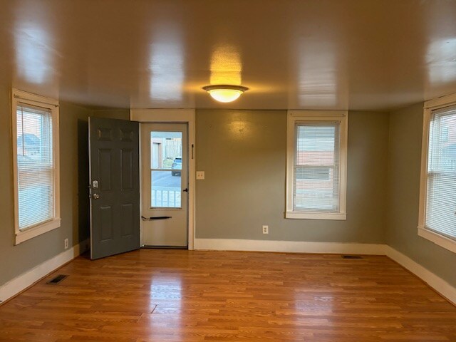 Foto del edificio - 146 1st St