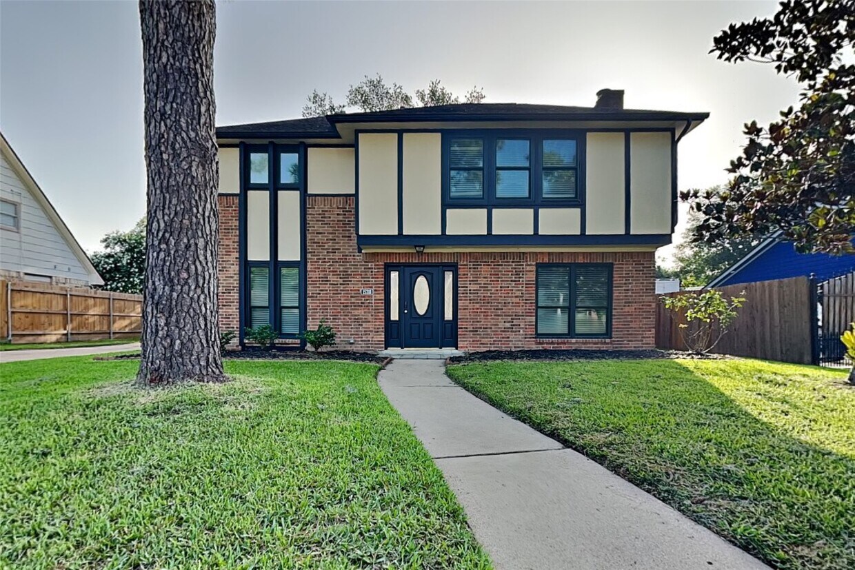 Primary Photo - 15318 Sterling Lake Dr