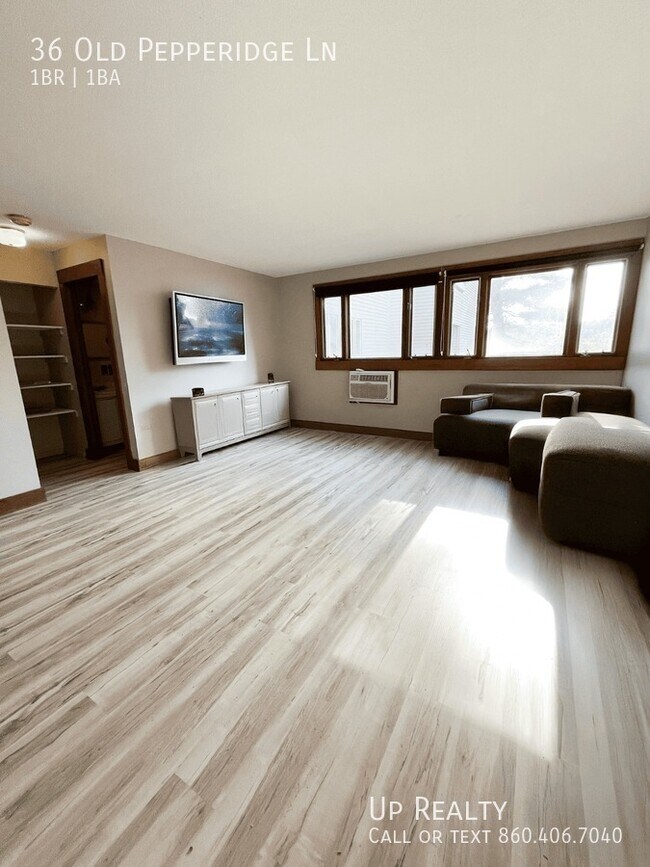 Foto del edificio - 36 Old Pepperidge Ln