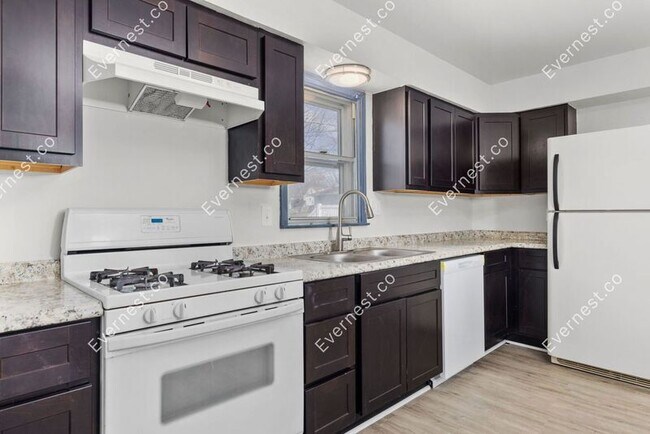 Building Photo - 1209 Cove Lane
