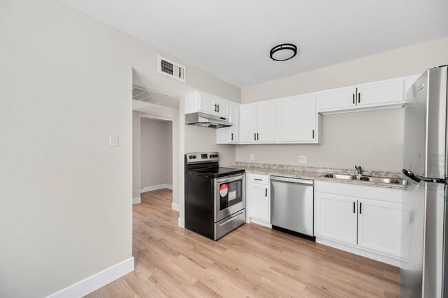 Photo - 2814 E Le Marche Ave Townhome