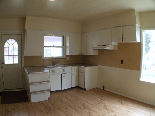 Building Photo - 564 Fremont Ave NW