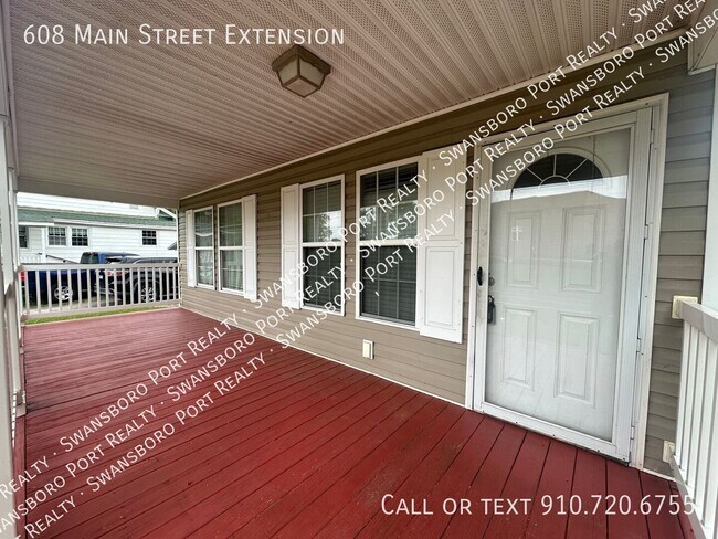 Foto del edificio - 608 Main St Ext