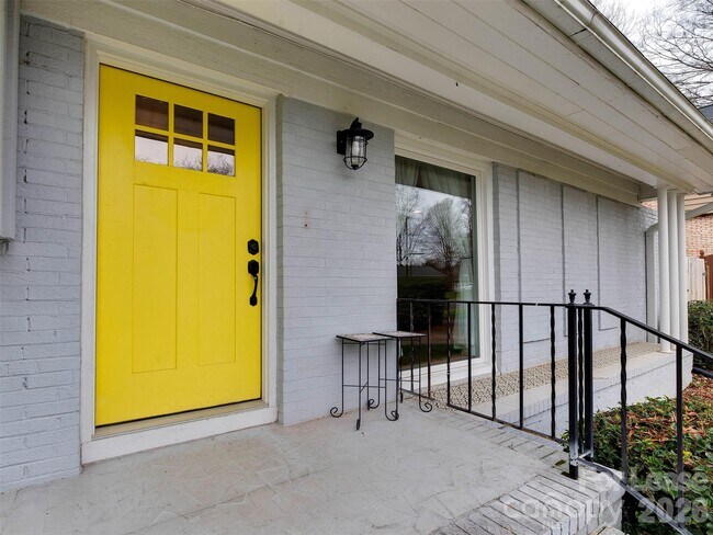 Foto del edificio - 7026 Morganford Rd