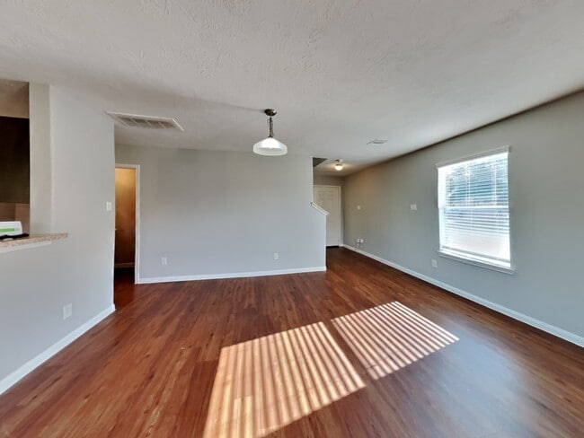 Foto del edificio - 1203 Gibson Crossing Way