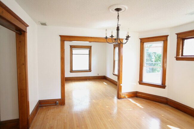 Foto del edificio - 1406 Adams St NE