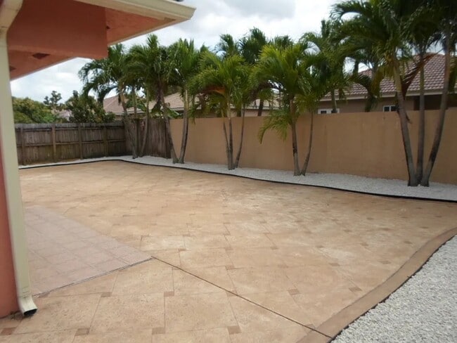 Foto del edificio - 7772 NW 200th Ln