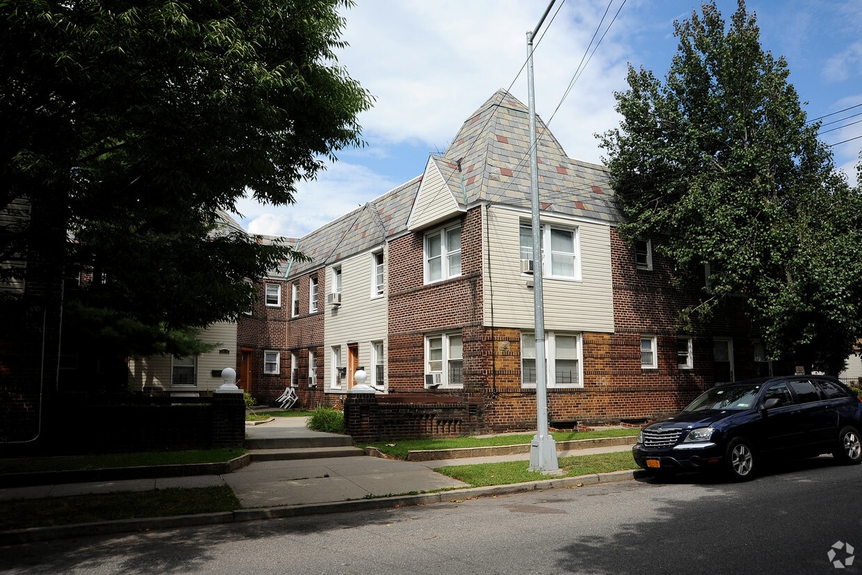 Building Photo - 214-35 93rd Ave