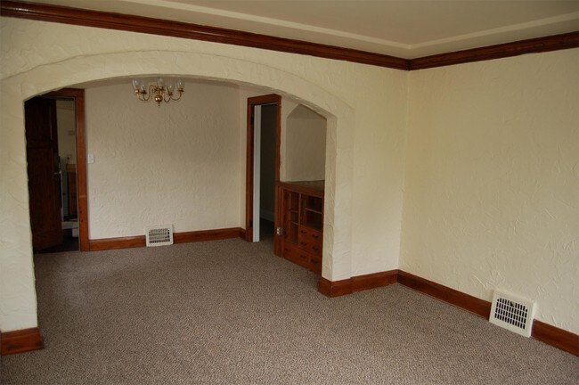 Building Photo - 3540 W Linden Pl