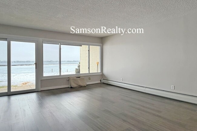 Building Photo - 400 Narragansett Pkwy