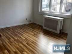 Building Photo - 124 Farnham Ave