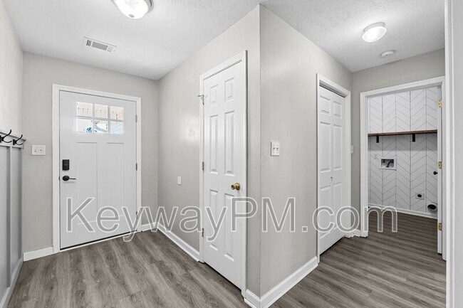 Foto del edificio - 122 Oakwood Dr