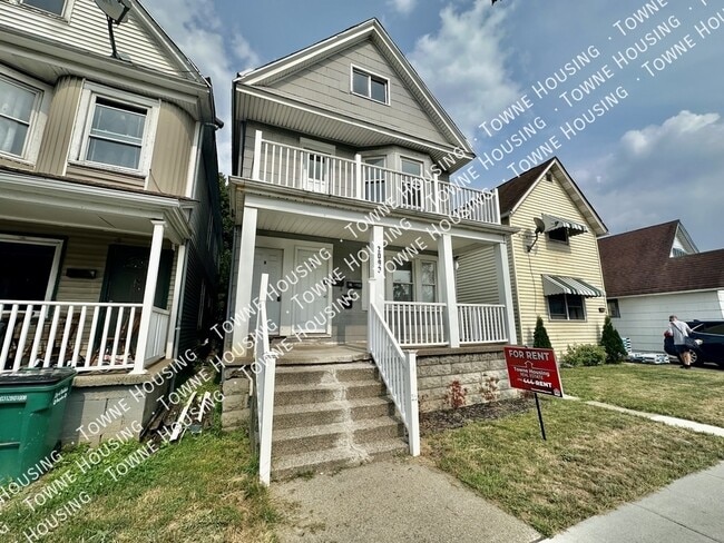 Building Photo - 2099 Niagara St