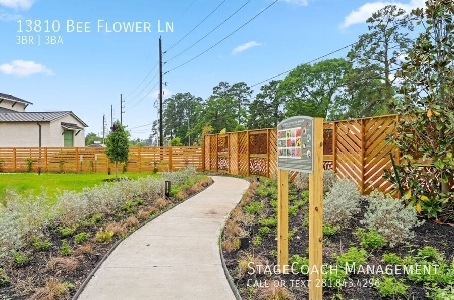 Primary Photo - 13810 Bee Flower Ln