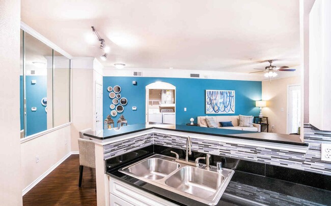 Building Photo - 4400 West University Boulevard Apt #C211, ...