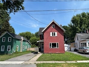 Building Photo - 1029 Gill St