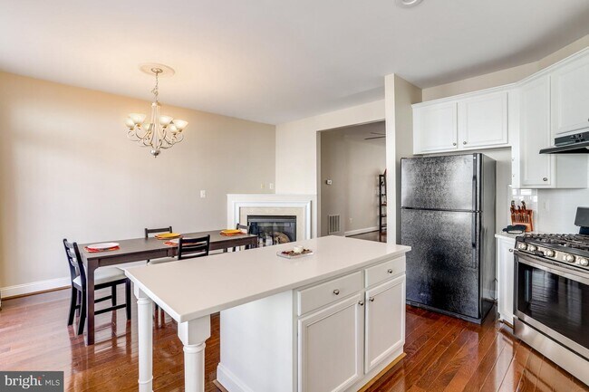 Building Photo - 2342 Huntington Station Ct