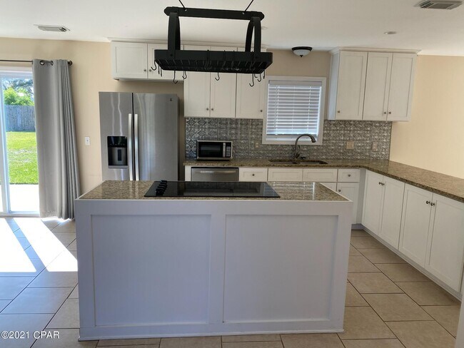 Foto del edificio - 5241 Thornton Ln