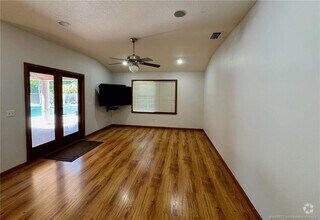 Building Photo - 4881 SW Lake Grove Cir
