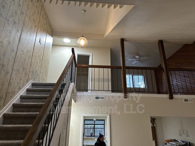 Foto del edificio - 704 Ninebark Ct