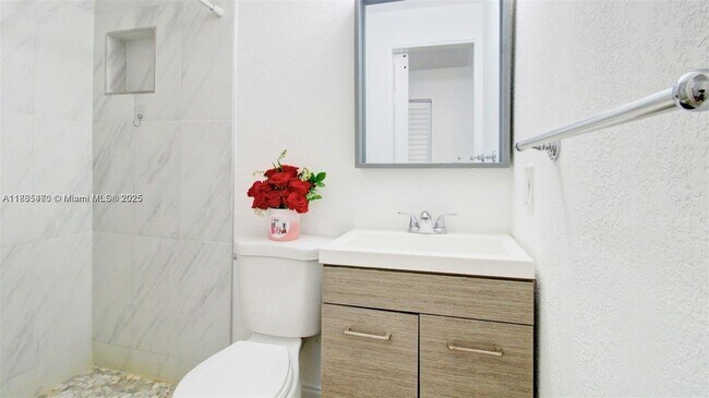 Foto del edificio - 6110 S Waterway Dr