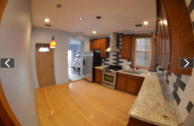 Building Photo - 4723 N Maplewood Ave