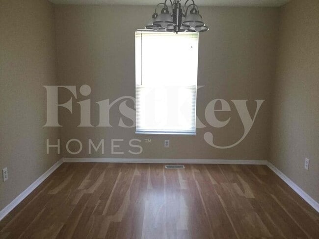 Building Photo - 805 Westmead Dr
