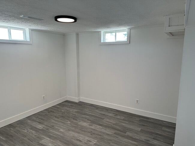 Bedroom 2 - 7075 M 72 E