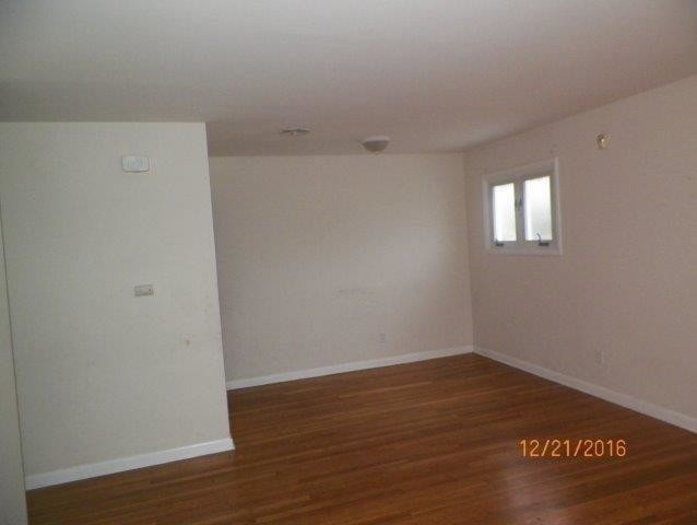 Building Photo - 923 Waverly Dr