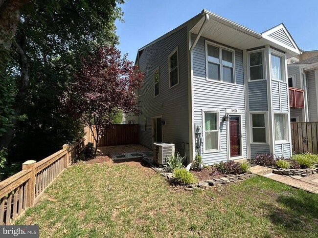Foto del edificio - 6001 Rabbit Hill Ct