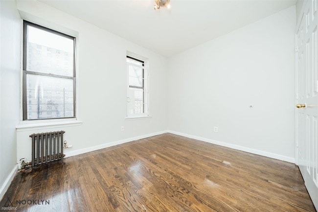 Building Photo - 2 br, 1 bath  - 930 Myrtle Ave