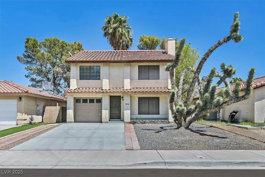 Primary Photo - 370 Manzanita St