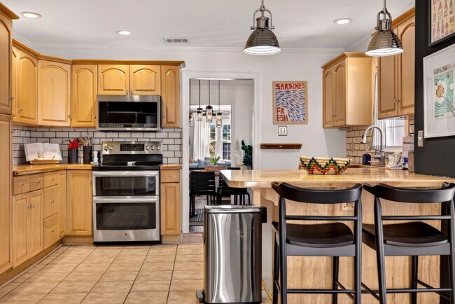 Building Photo - 1106 E 52nd St