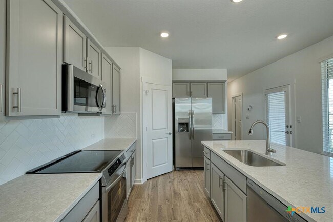Foto del edificio - 2438 Wallin Bradley Dr