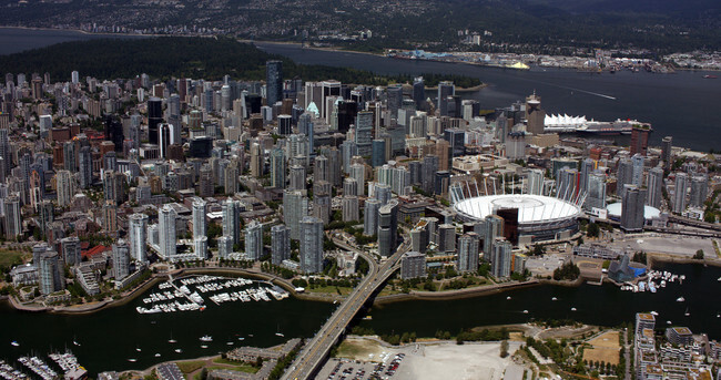 Vue de l’avion Costar - TELUS Garden Residential Tower