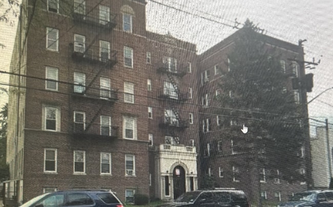 Building Photo - 758 Jersey Ave