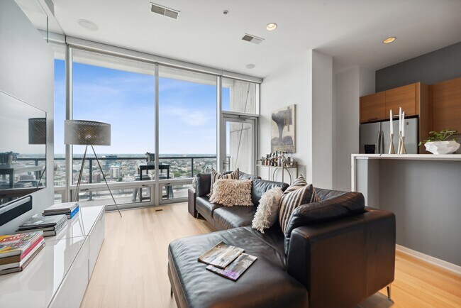 Building Photo - 500 W Superior St