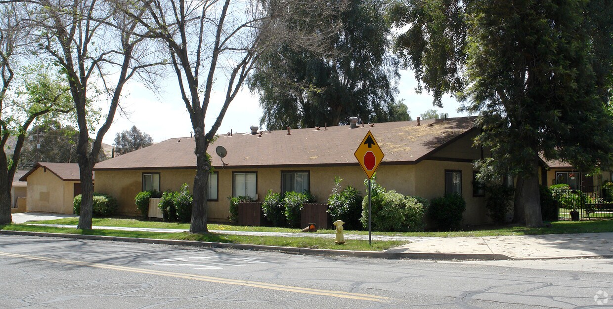 Primary Photo - 320 N Poe St