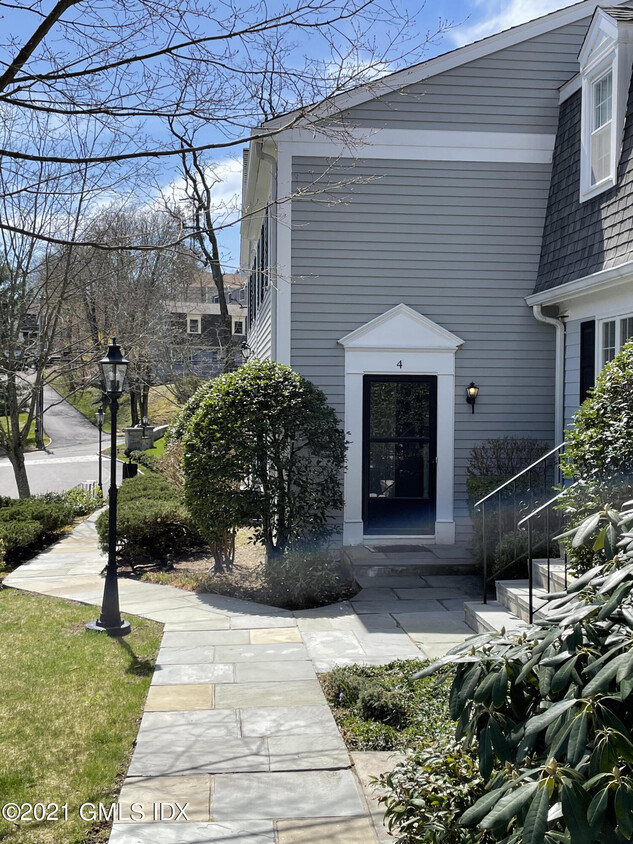 Foto principal - 4 Greenwich Hills Dr