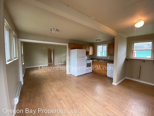 Building Photo - 1 br, 1 bath House - 684 1/2 S. 10th St