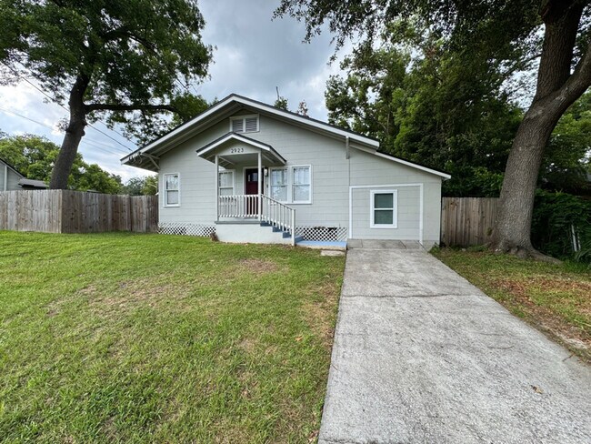 Building Photo - 2923 Rosselle St